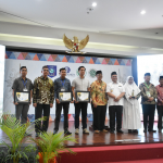 Gubernur Babel Serahkan Hadiah Umroh kepada Pemenang Olimpiade Halal