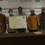 Teken MoU YPWI Pusat dengan CIMB Niaga Syariah dan APTISI Ajatappareng
